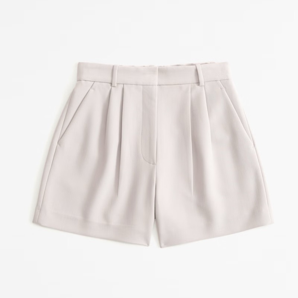 A&F Sloane Tailored Short in Light Taupe